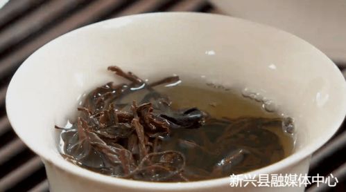 赞 新兴龙山圣地茶 袈裟红 获评省十大好春茶